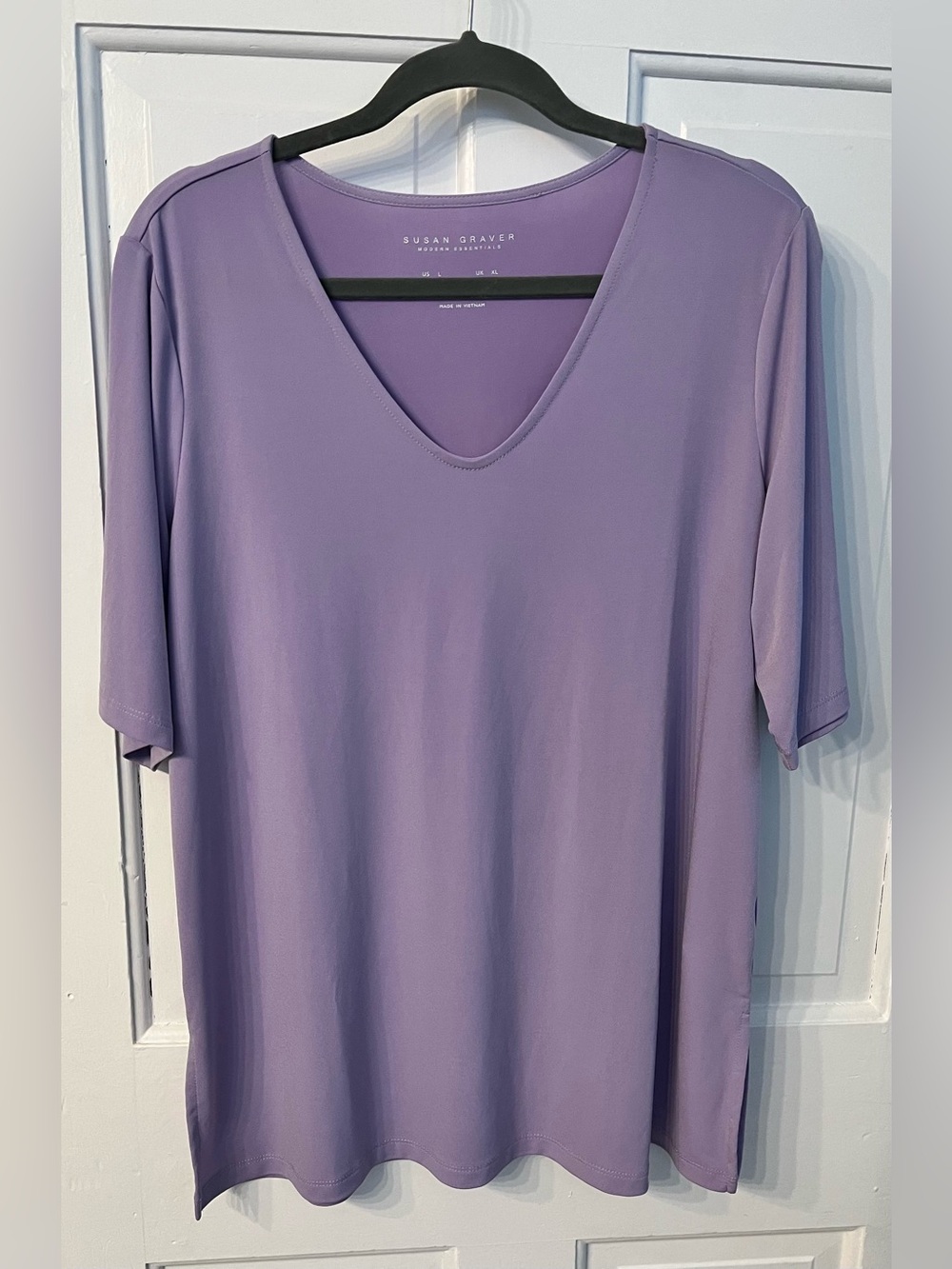 Susan Graver Size L lavender stretch knit top